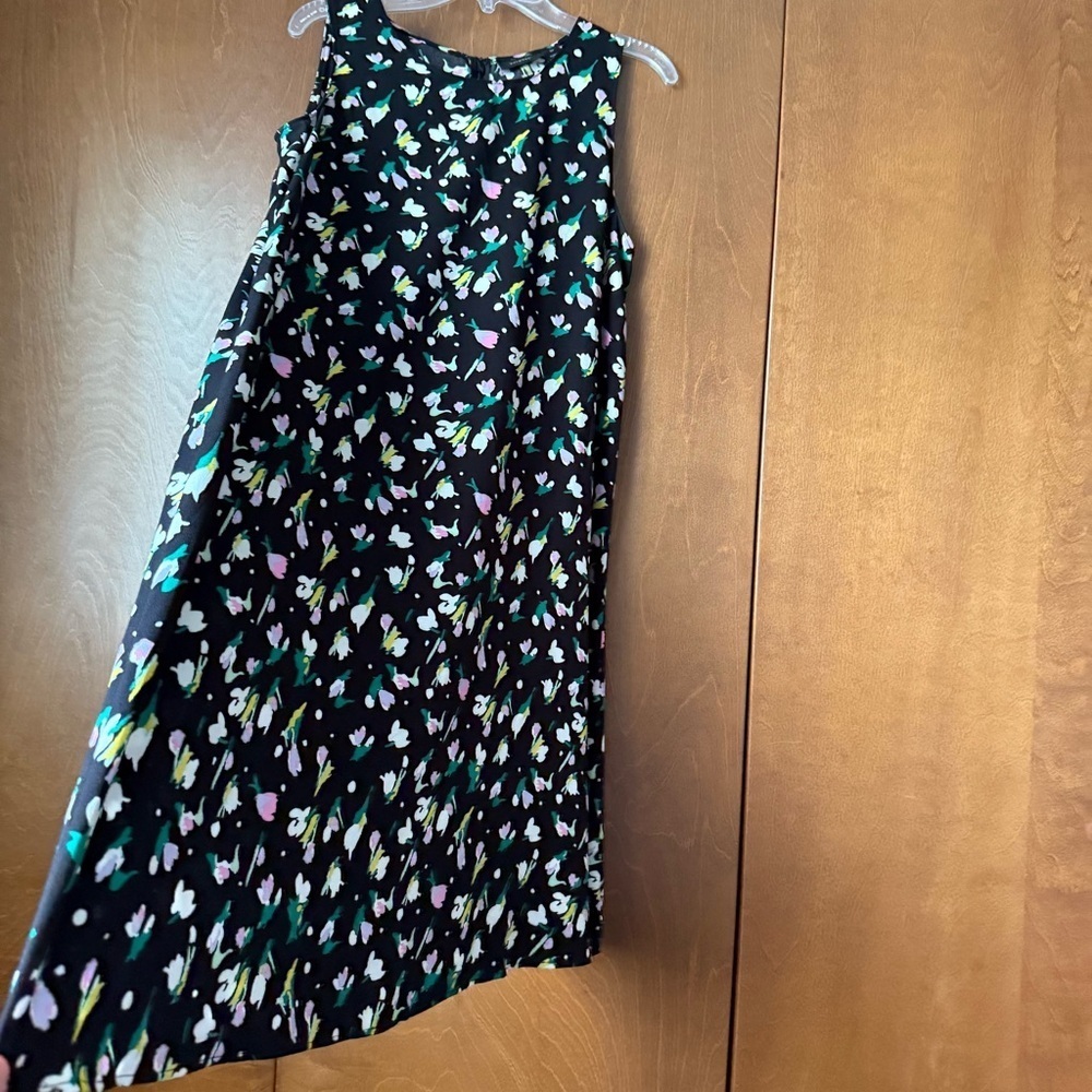 Halogen EUC. Black Floral Sleeveless A-Line Back Zip Dress. Fun Fun Fun! - Picture 4 of 9